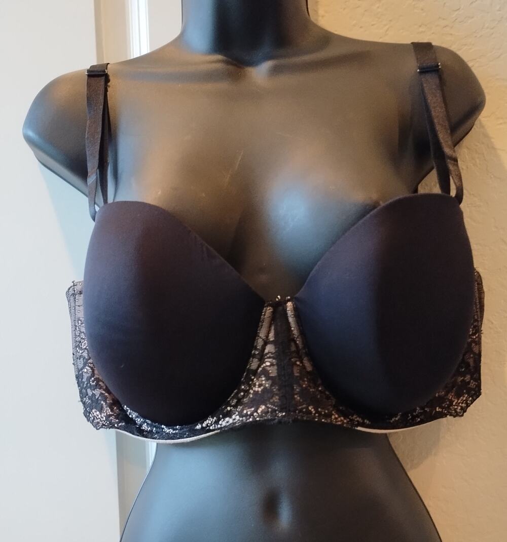 Torrid Curve Women's 42D Black Pink Soft Lined Underwire Lace Bra